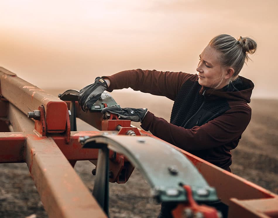 woman_farmer_3542_2870_950x745-jpg